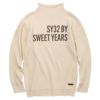 SY32 by SWEET YEARS　メンズ フロッキープリント ワッペン 長袖 スタンドカラー セーター SYG-22A20　2022年モデル オフホワイト（113）