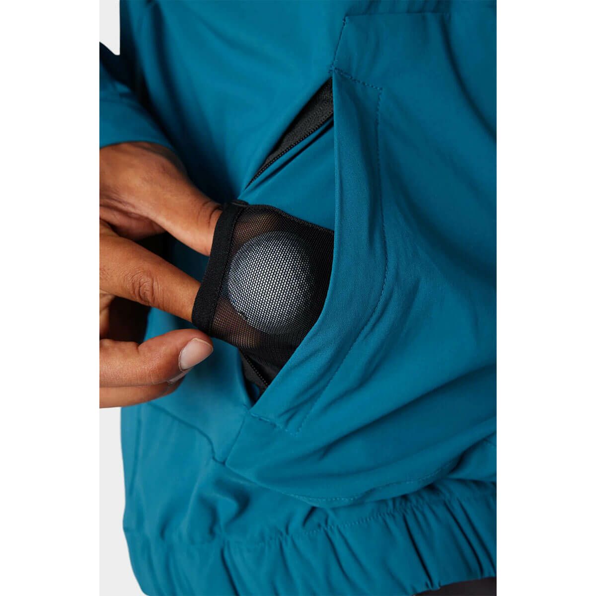 686 X MALBON 撥水 ロゴワッペン PRIMALOFT ストレッチ 長袖 Vネック プルオーバー ジャケット M3FAWLS172 MOROCCAN BLUE　詳細4