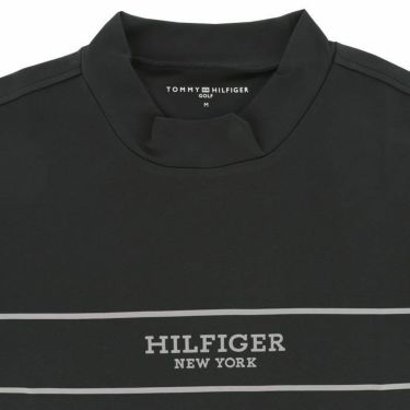 トミー ヒルフィガー ゴルフ　メンズ ロゴプリント ラインデザイン ストレッチ 半袖 モックネックシャツ THMA420　2024年モデル 詳細3
