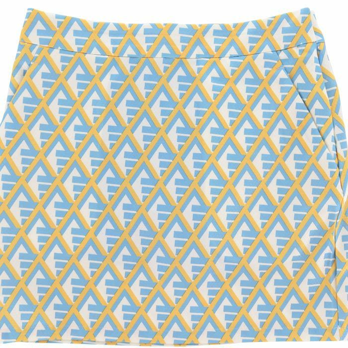 アディダス adidas　レディース 幾何学柄プリント 総柄 ストレッチ インナーパンツ一体型 スカート IKK43　2024年モデル 詳細3