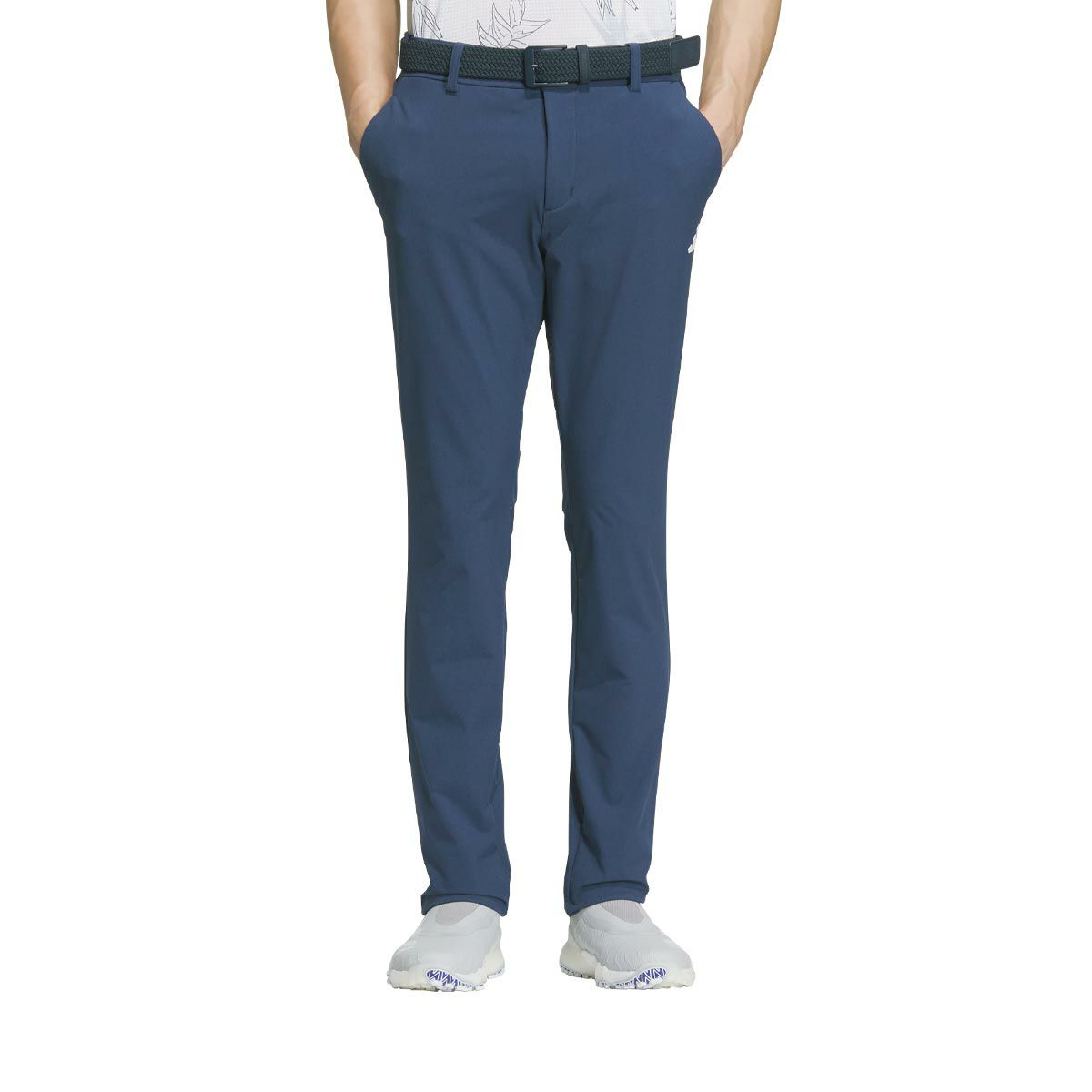 アディダス adidas　メンズ 撥水 4WAYストレッチ ロゴプリント ロングパンツ IKJ51　2024年モデル カレッジネイビー（IN6559）