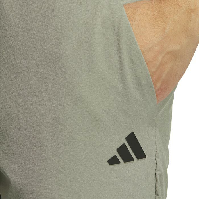 アディダス adidas　メンズ 撥水 4WAYストレッチ ロゴプリント ロングパンツ IKJ51　2024年モデル 詳細3