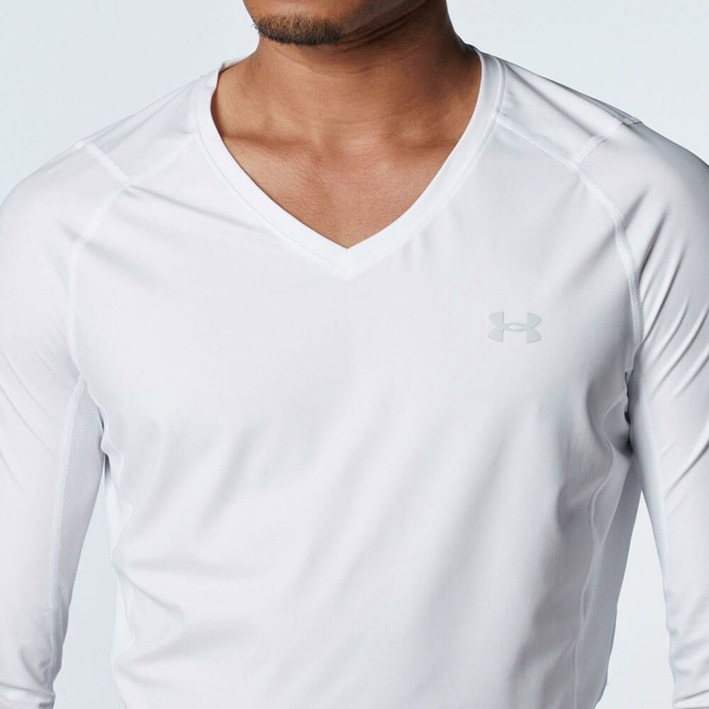 アンダーアーマー UNDER ARMOUR　メンズ UAアイソチル フィッティド 長袖 Vネック インナーシャツ 1384824 100 ホワイト　2025年モデル 詳細3