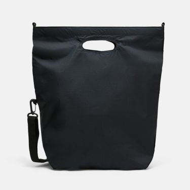 ピークパフォーマンス PEAK PERFORMANCE　Street Shopper ストリートショッパー BLACK　バッグ 2025 詳細2