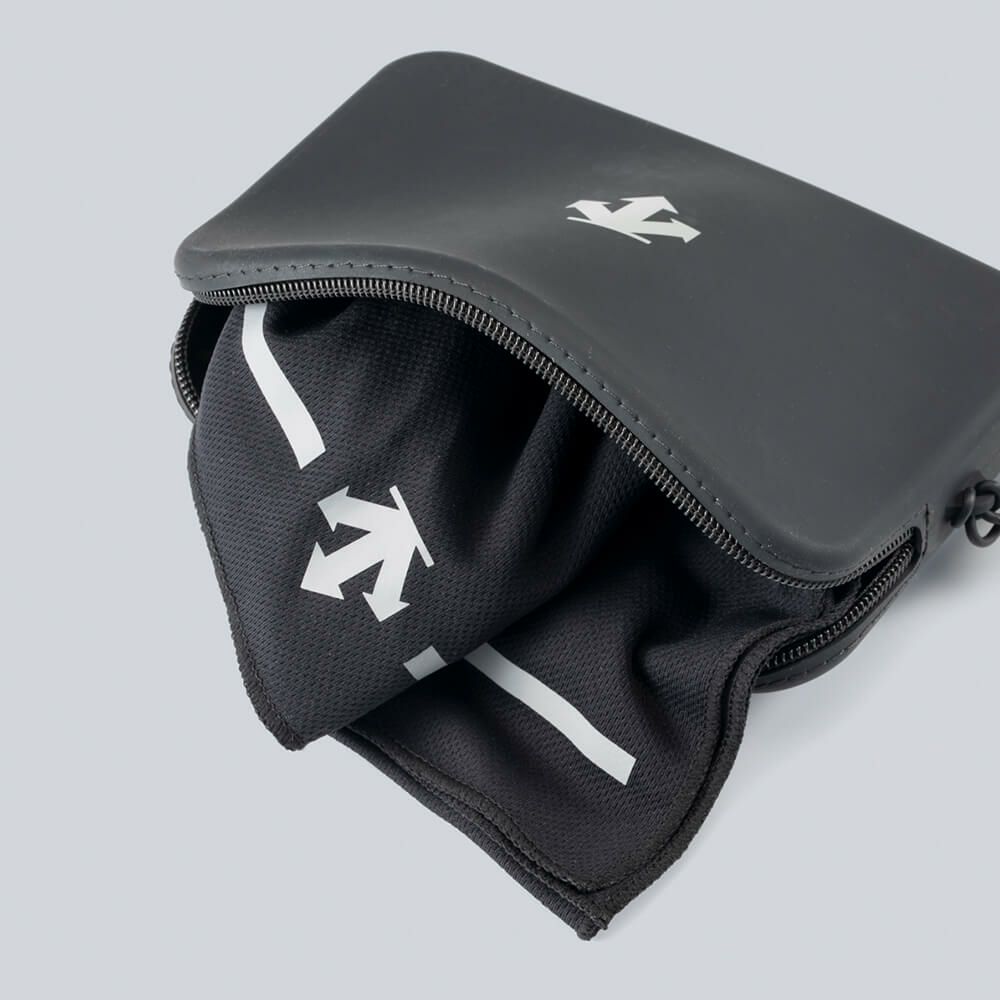 デサントゴルフ DESCENTE GOLF　クールタオル（シリコンケース付き） DG5SAZ41M BK00 ブラック　2025年モデル 詳細4