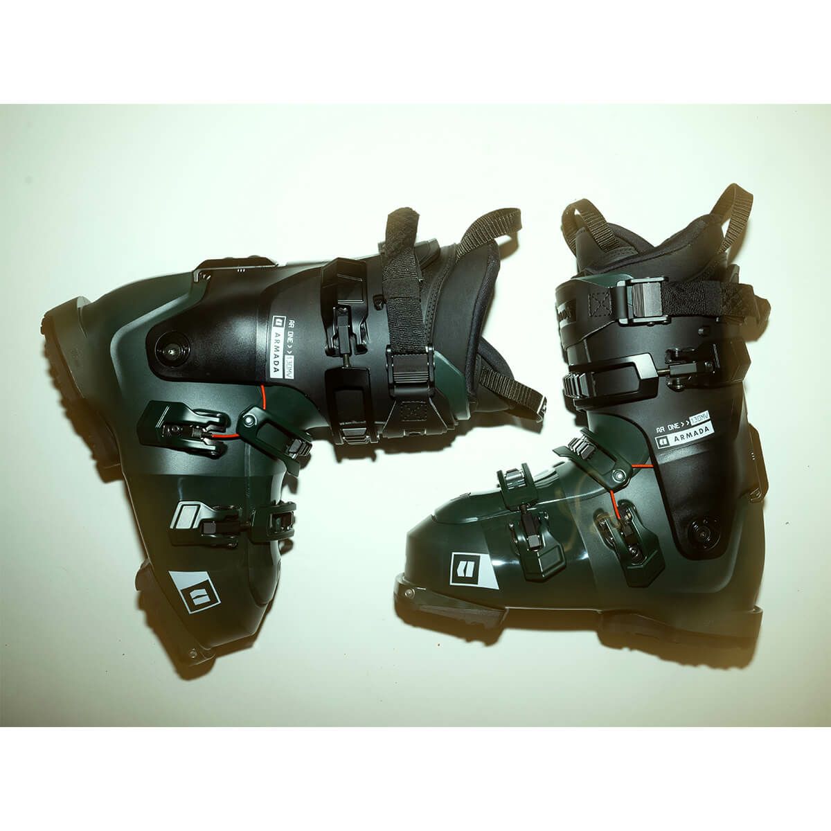 アルマダ ARMADA　AR ONE 130 MV エーアールワン 130 MV　スキーブーツ 2025-2026 詳細8