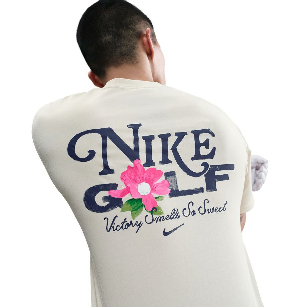 ナイキ NIKE　メンズ バックプリント ドロップショルダー 半袖 Tシャツ HJ3477 104 ライトオールウッドブラウン　2025年モデル 詳細5