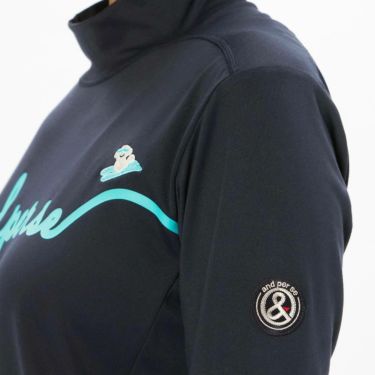 アンパスィ and per se　レディース ストレッチ ロゴプリント 長袖 モックネック シャツ AFF9225W2　2025年モデル 画像2(ALT)