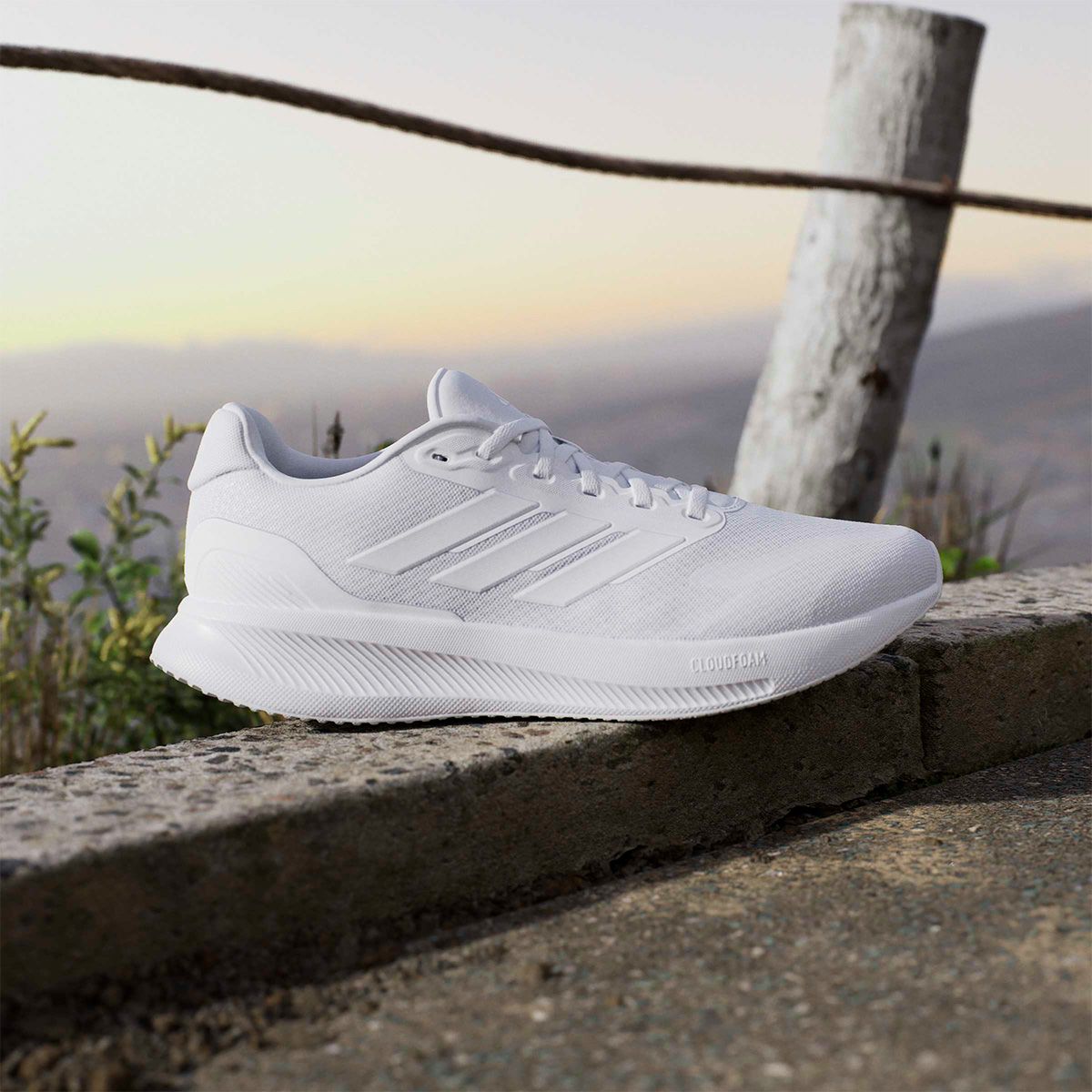 アディダス adidas　ユニセックス カジュアル ランニングシューズ レスポンス ランナー / Response Runner フットウェアホワイト/フットウェアホワイト/フットウェアホワイト IH6101  詳細9