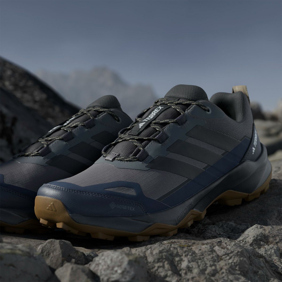 アディダス adidas　メンズ アウトドア ランニングシューズ テレックス スカイチェイサー AX5 GORE-TEX ハイキング / Terrex Skychaser AX5 GORE-TEX Hiking Shoes グレーフォー/カーボン/シャドーネイビー JQ2211  詳細12