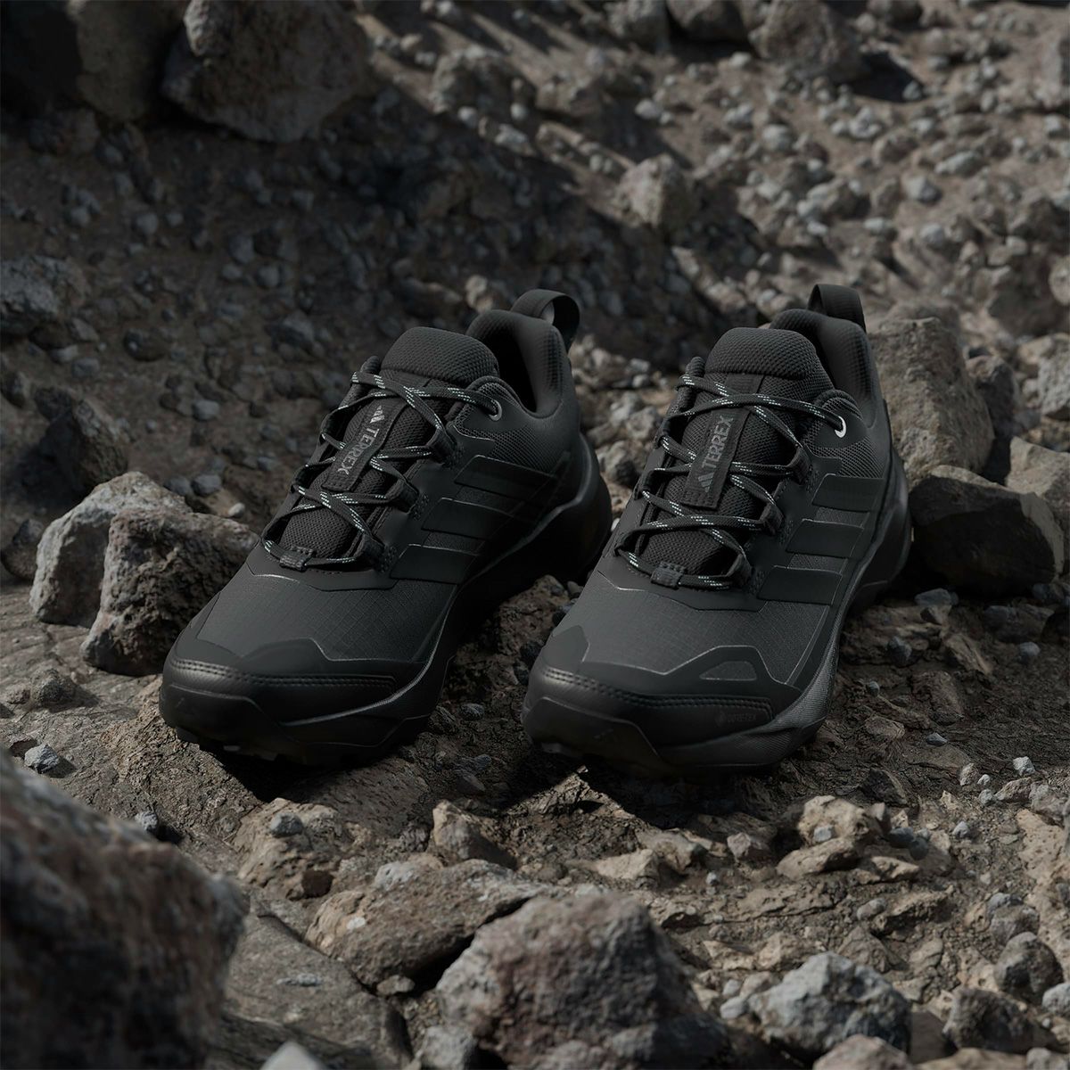 アディダス adidas　レディース アウトドア ランニングシューズウイメン・ Terrex スカイチェイサー AX5 GORE-TEX ハイキング / Terrex Skychaser AX5 GORE-TEX Hiking Shoes カーボン/コアブラック/セミフラッシュアクア JQ2222  詳細10
