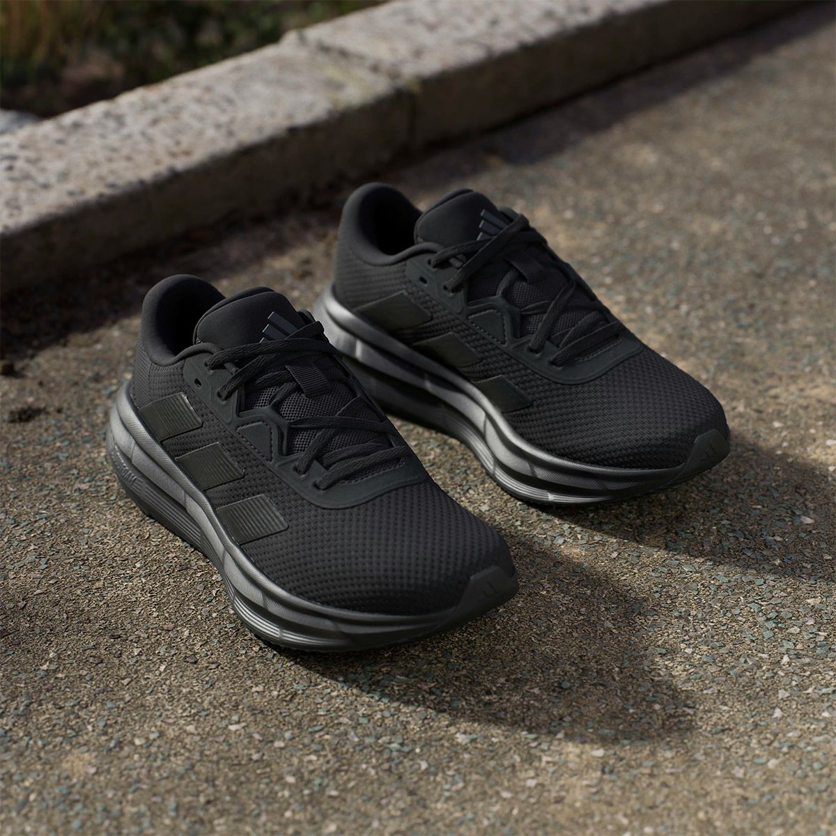 アディダス adidas　レディース カジュアル ランニングシューズウイメン・ GLX 7 ランニングシューズ コアブラック/コアブラック/カーボン JR9584  詳細13