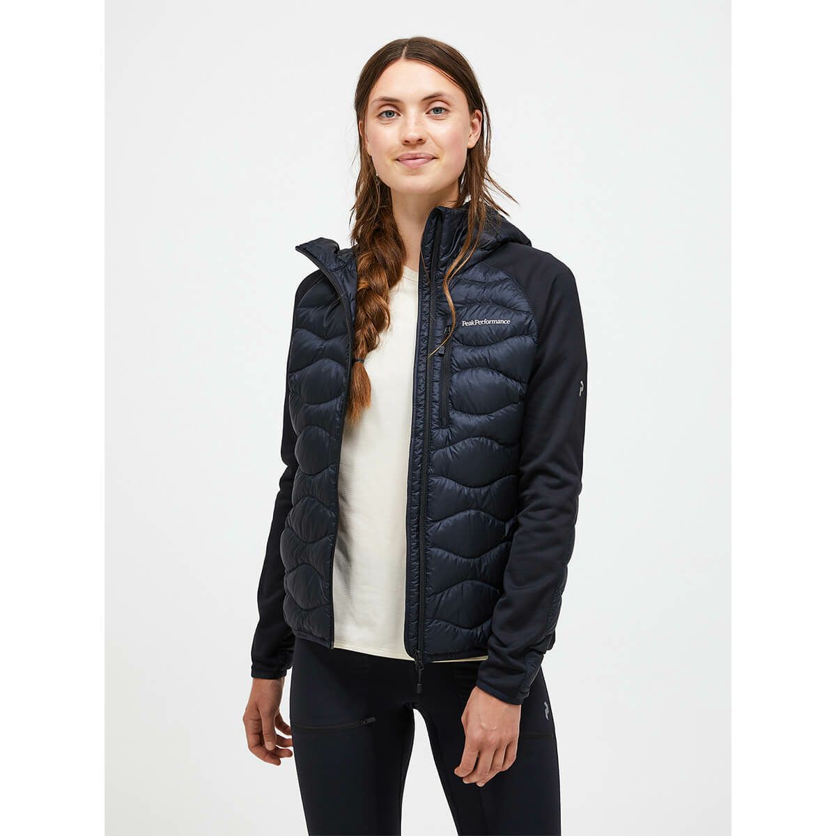 ピークパフォーマンス PEAK PERFORMANCE　スキーウェア インナー ウーマンズヘリウムダウンハイブリットフーディー W Helium Down Hybrid Hood G79840 2025-2026 詳細5