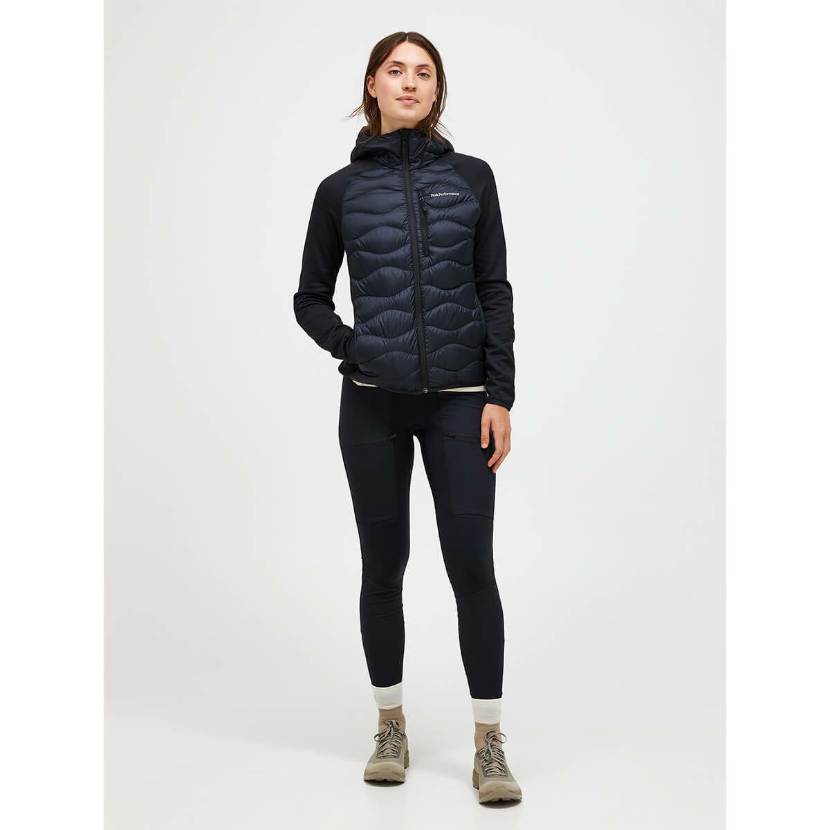 ピークパフォーマンス PEAK PERFORMANCE　スキーウェア インナー ウーマンズヘリウムダウンハイブリットフーディー W Helium Down Hybrid Hood G79840 2025-2026 詳細10