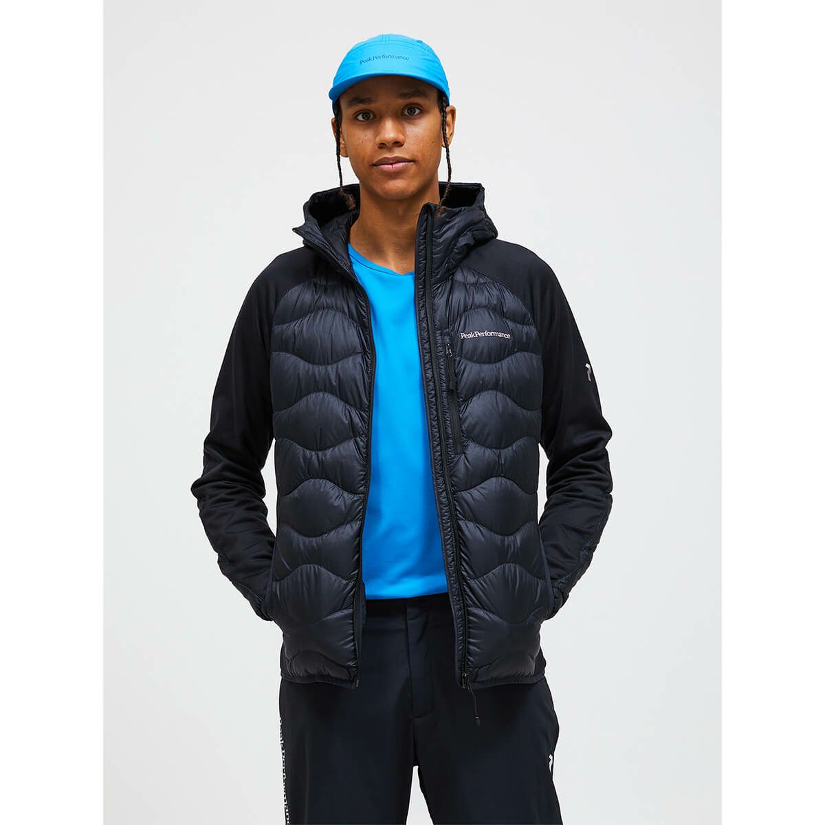 ピークパフォーマンス PEAK PERFORMANCE　スキーウェア インナー メンズヘリウムダウンハイブリットフーディー M Helium Down Hybrid Hood G79844 2025-2026 BLACK