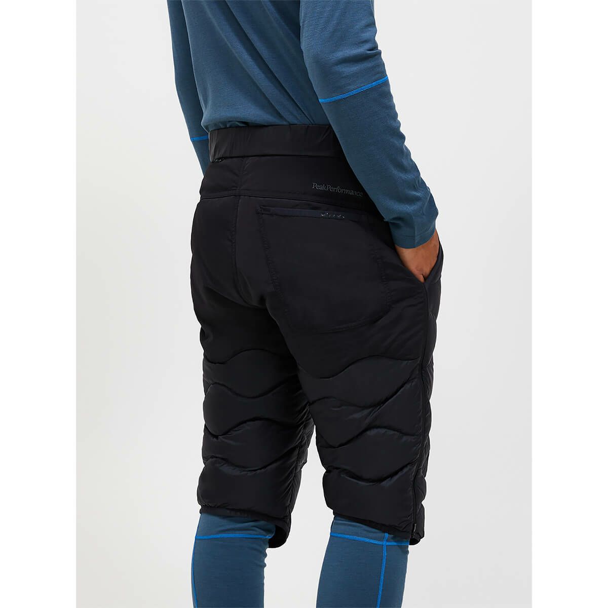 ピークパフォーマンス PEAK PERFORMANCE　スキーウェア インナー メンズヘリウムダウンショーツ M Helium Down Shorts G80453 2025-2026 BLACK  詳細6