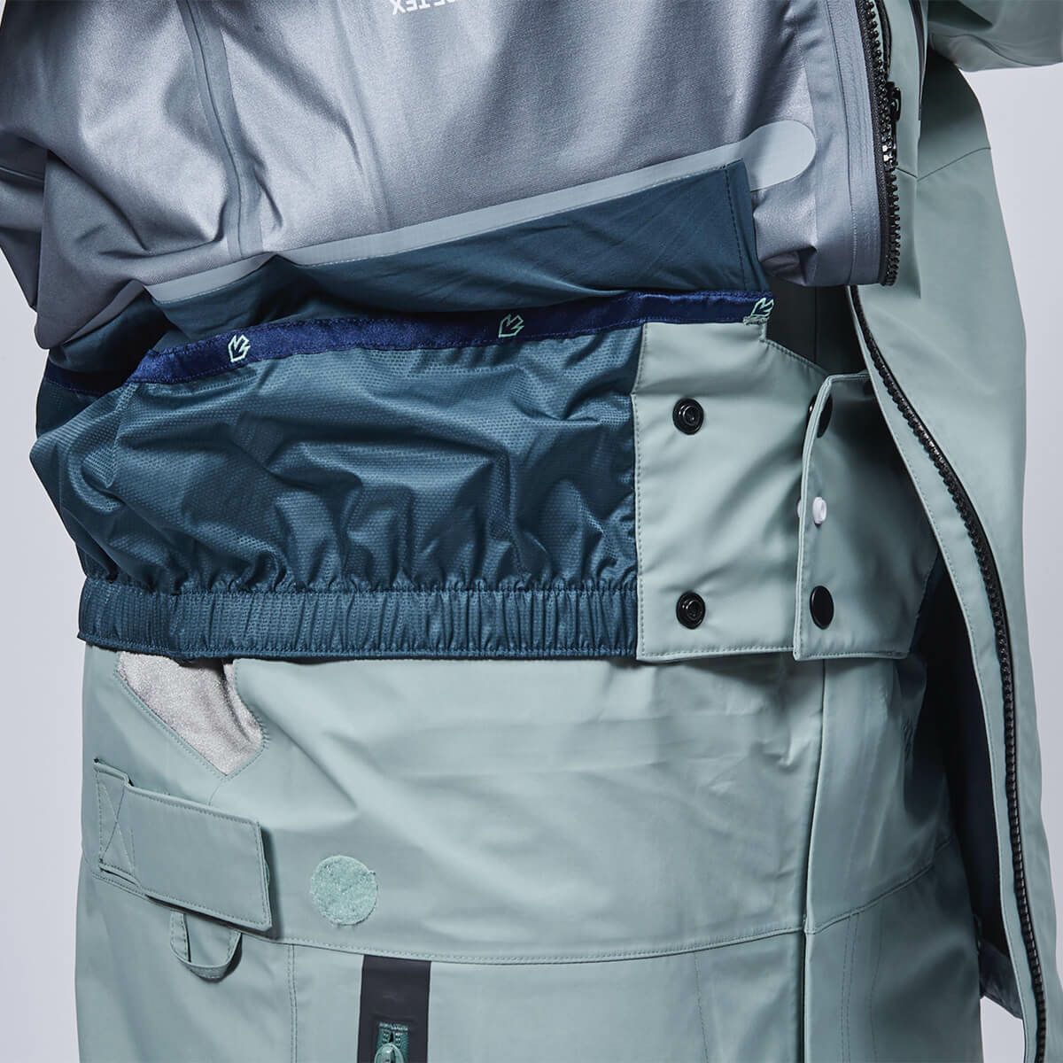 アールイーダブリュー rew　スノーボードウェア リアリティ ジャケット r REALITY MtBC JKT 24 GORE-TEX 3L RRJ24 2025-2026 詳細5