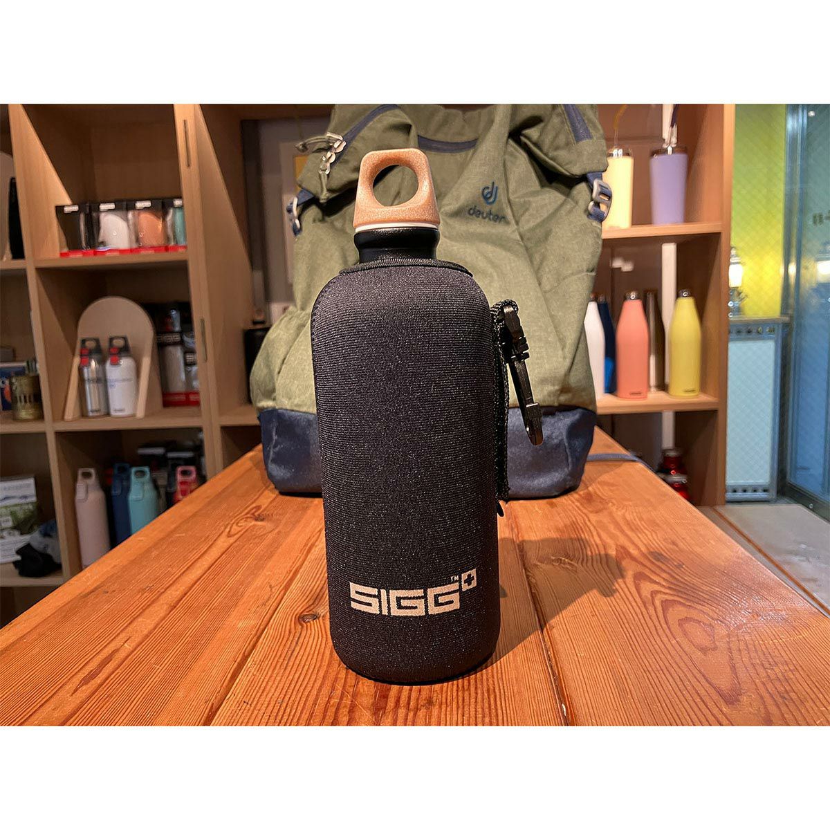シグ SIGG　 ネオプレンボトルカバー 0.6L ブラック　ボトル用アクセサリー 2025 ブラック（90051） 詳細7